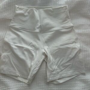 Lululemon high-rise align short 6”